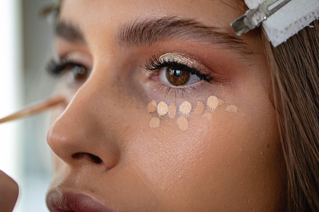 how to apply under eye concealer