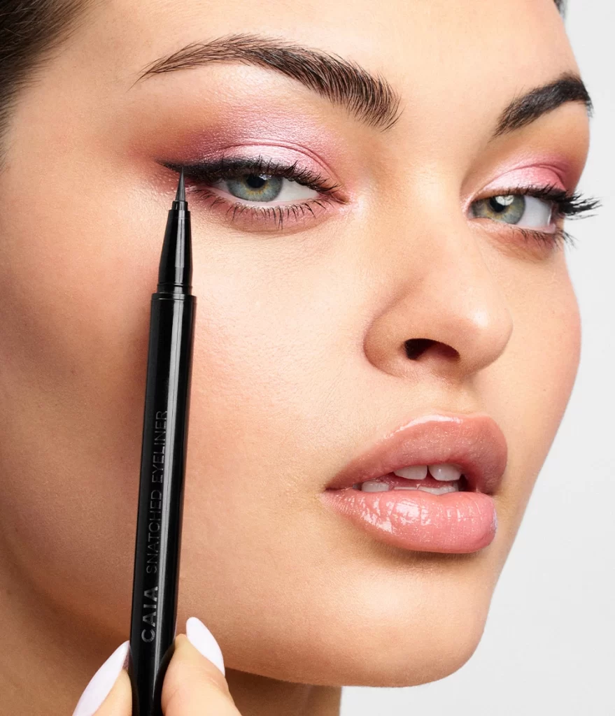 how to apply eyeliner pencil