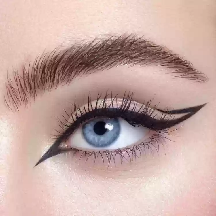 how to apply eyeliner on lower lid