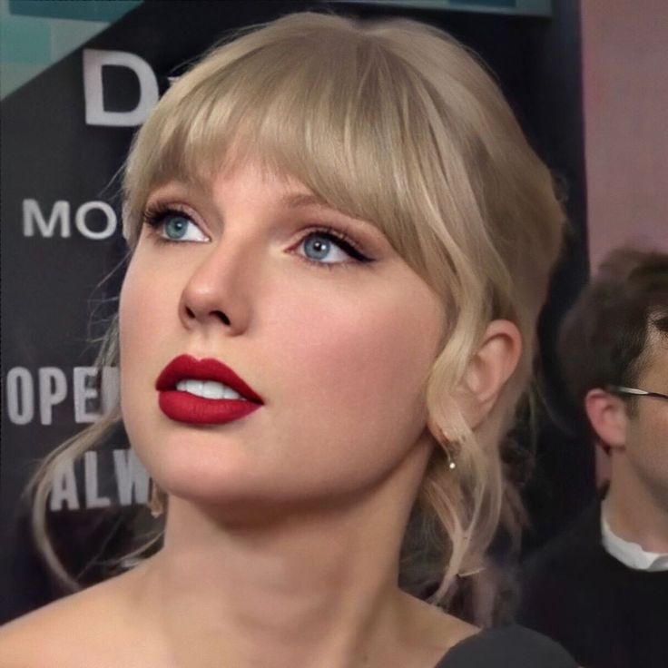 taylor swift eye makeup