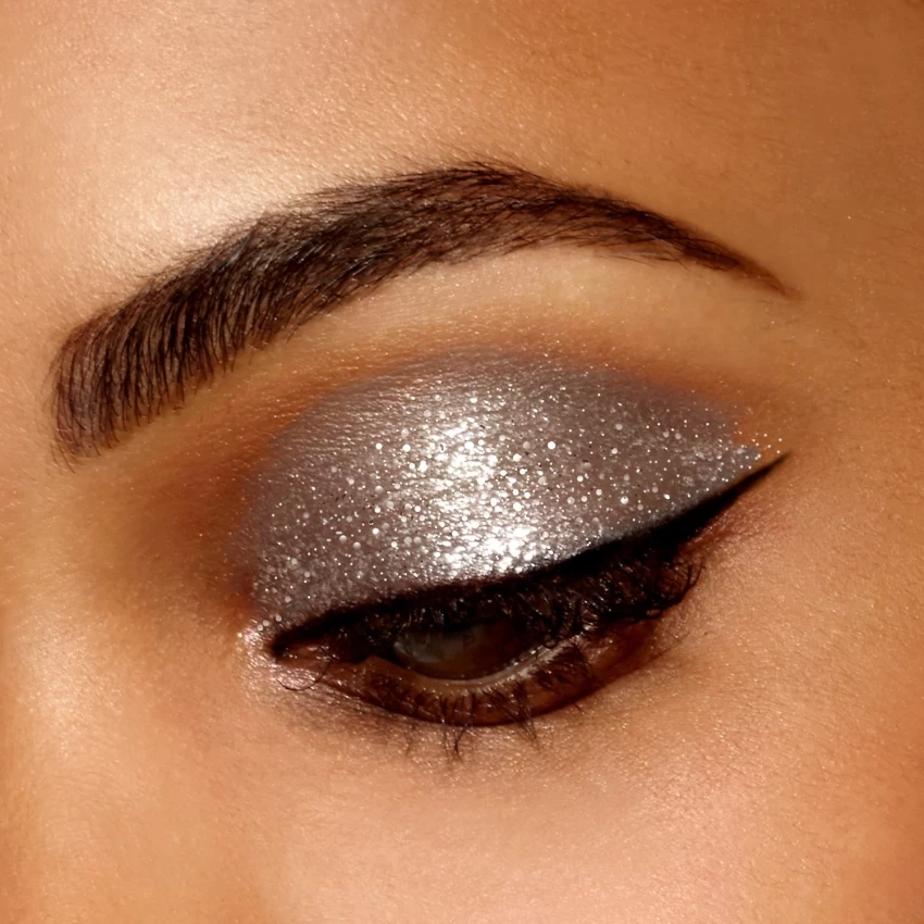 eye glitter makeup