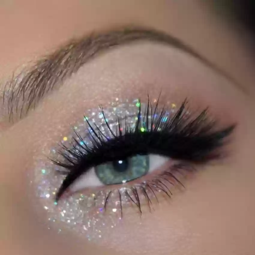 eye glitter makeup